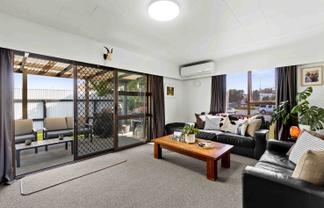 34 Shortland Street, Tamatea