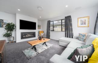 6 Carmichael Street, Johnsonville