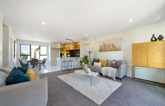 4/11 Sarona Avenue, Glen Eden