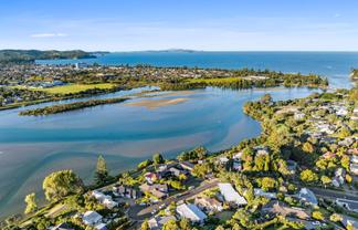 28 Maori Hut Road, Red Beach