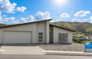 41 Crompton Avenue, Churton Park