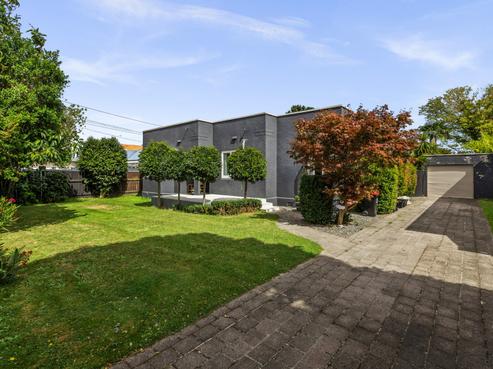 508 Southampton Street West, Hastings