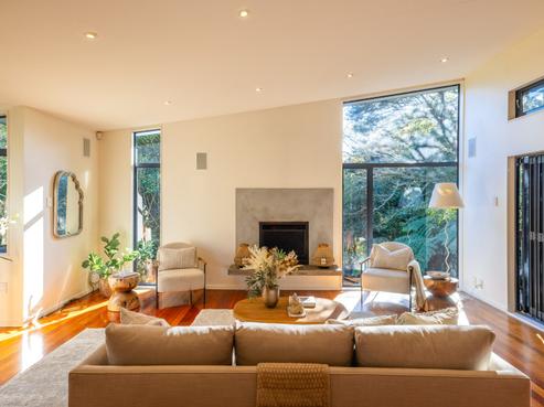 33 Crescent Road East, Ostend