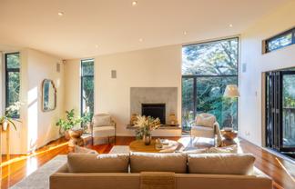 33 Crescent Road East, Ostend