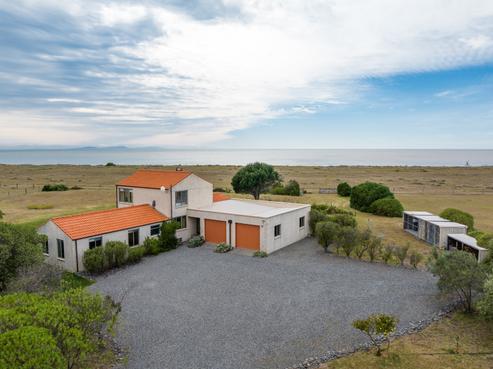 16 Hinepango Drive, Rarangi