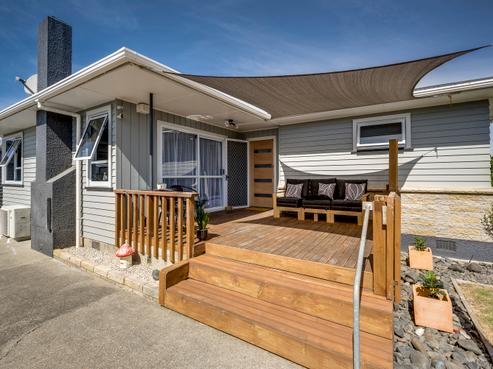 69 Clarence Cox Crescent, Pirimai