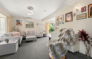 2/102 Manhattan Heights, Glendene