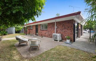 2/22 Beaumaris Way, Conifer Grove