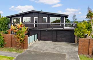 773 Whangaparaoa Road, Manly