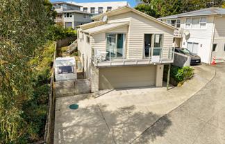 97A Bond Crescent, Forrest Hill