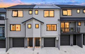 10 Peony Mews, Oteha