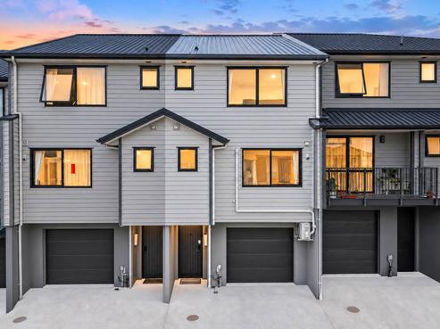10 Peony Mews, Oteha