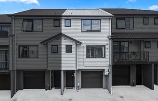 10 Peony Mews, Oteha