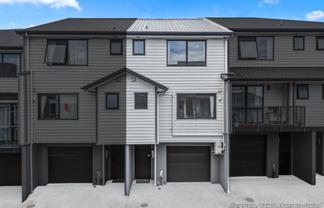 10 Peony Mews, Oteha