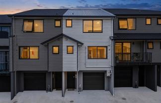 10 Peony Mews, Oteha