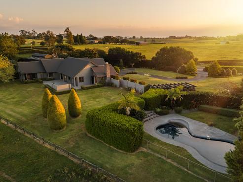 143 Long Road, Rotoorangi
