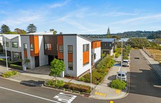 24 Marine Parade, Hobsonville