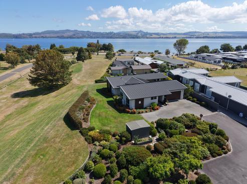 30 Kurapoto Lane, Rainbow Point
