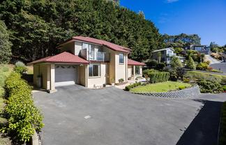 34 Clearwater Street, Broad Bay