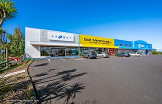 High-Exposure Wairau Showroom