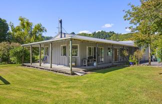 63 South Manakau Road, Manakau