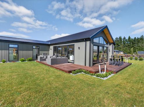 22 Eric Crozier Road, Darfield