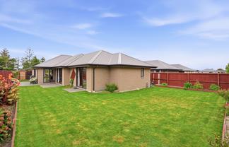 16 Pallid Green, Rolleston