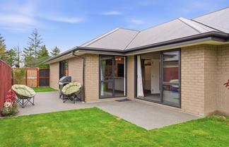 16 Pallid Green, Rolleston