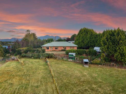 86 Totara View Road, Wakefield