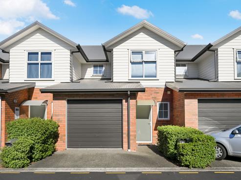 49 Chiefs Court, Hamilton East