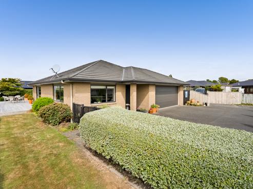 18B Estate Grove, Inglewood