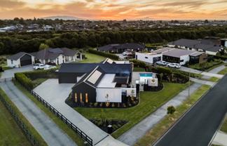 13 Mike Smith Drive, Cambridge