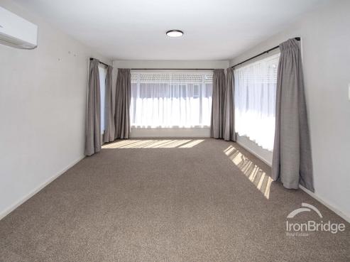 53 Greenhaven Drive, Burwood
