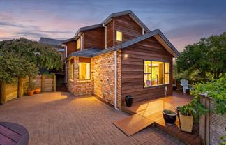 5 Azure Grove, Unsworth Heights