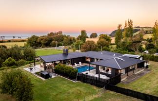 10 Charlton Road, Te Awanga