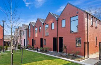 2/15 Donald Place, Merivale