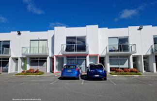 Ground floor office near airport