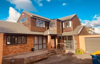 2/11 Corunna Road, Milford