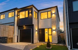 10/592 Massey Road, Mangere