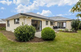 121 Prestons Road, Redwood