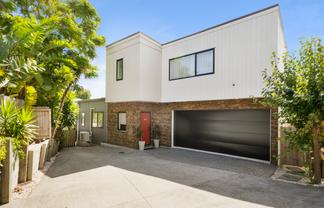 5B Hemsway Place, Sunnyhills