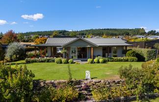 28 Greenbelt Place, Wanaka
