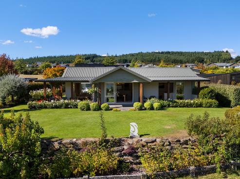 28 Greenbelt Place, Wanaka