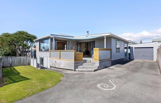 221B Hetherington Road, Whangamata