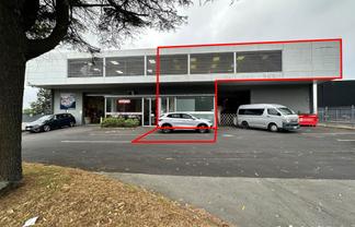 HIGH-STUD SHOWROOM SUBLEASE - MAIN ROAD EXPOSURE
