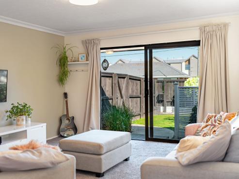 2/35 New Brighton Road, Shirley