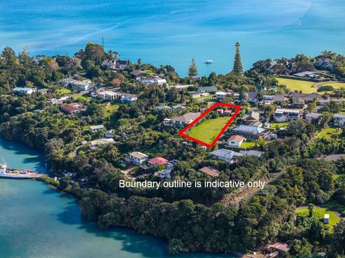21 Okiato Road, Russell