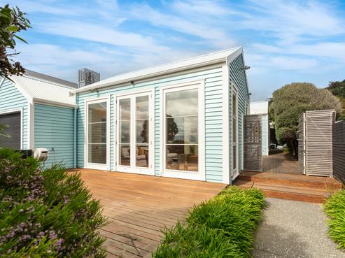69 Marine Parade, Seatoun