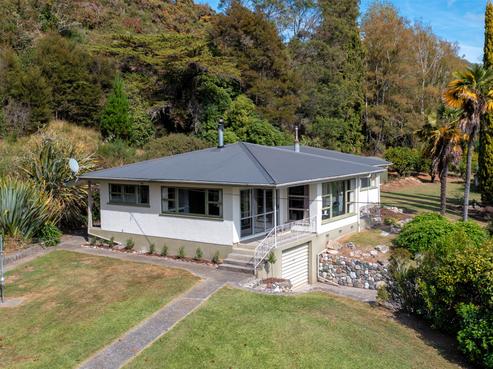 1079 Motueka Valley Highway, Ngatimoti