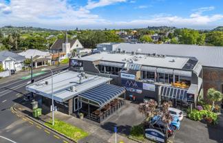 Mount Eden Office with Private Balcony + 9 Parks